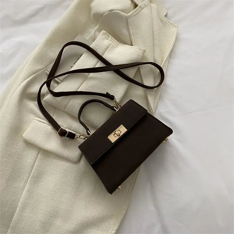 New Women's Fashionable Handbag 2026 Trendy Shoulder Crossbody Bag Retro Chic Small Square Bag Versatile Handbag Casual Style