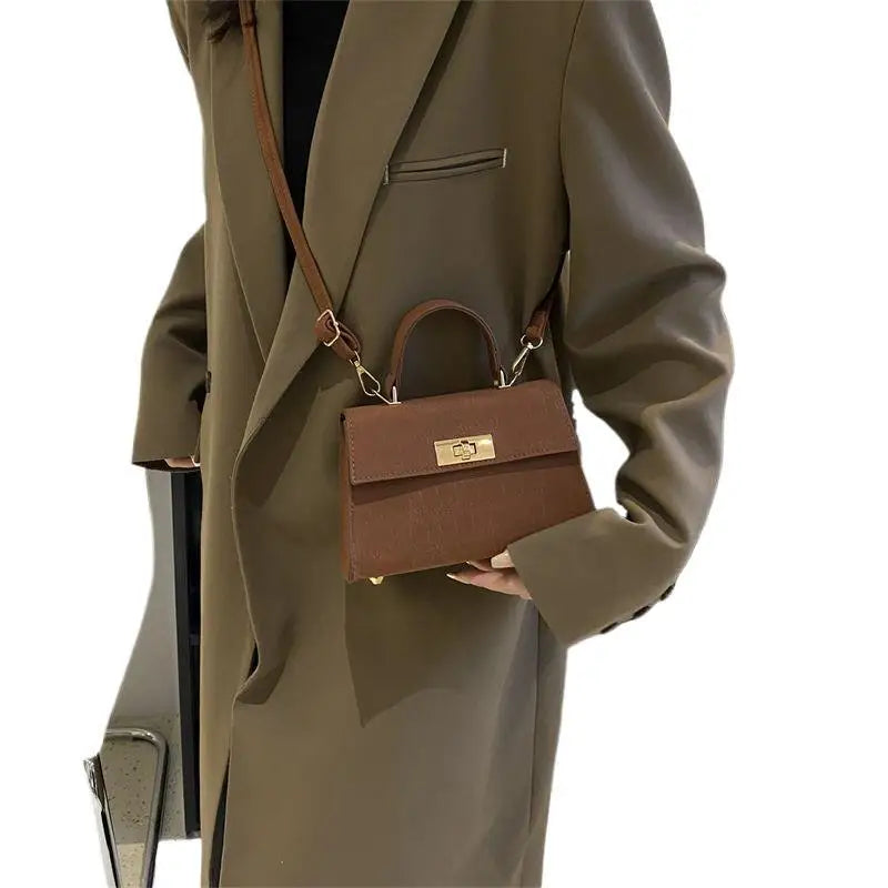 New Women's Fashionable Handbag 2026 Trendy Shoulder Crossbody Bag Retro Chic Small Square Bag Versatile Handbag Casual Style